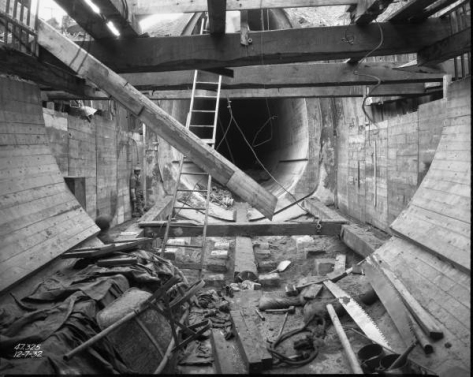 laying of bricks in tunnel 1932